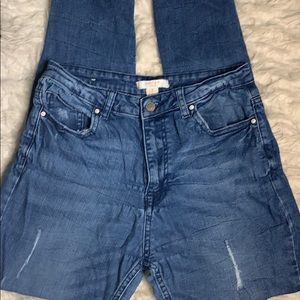 ✨HIGH WAISTED MED WASH JEANS